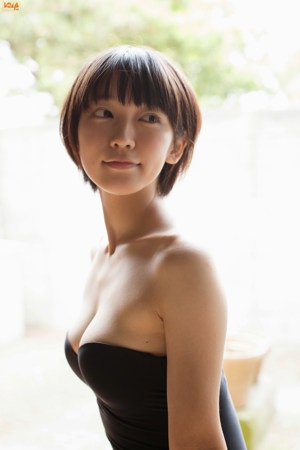 [Bomb.TV] Numéro d'octobre 2014 Riho Yoshioka