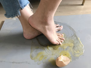 [Welfare COS] An Qiao Qiao Er (Nia Qiao Qiao) Nr.015 Schmutzige Füße treten auf Eier