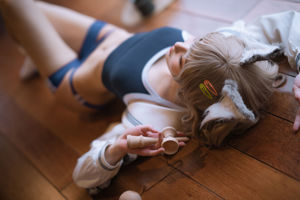 [Foto de celebridade da Internet COSER] O blogueiro de anime A Bao também é uma garota de coelho - terno de ginástica em forma de X