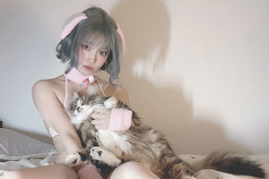 [Cosplay] Anime blogger Cheche Celia - Ropa interior de conejo