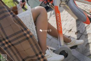 พี่สาว Weiwei "Stockings on a Bicycle" [丝意 SIEE] No.273