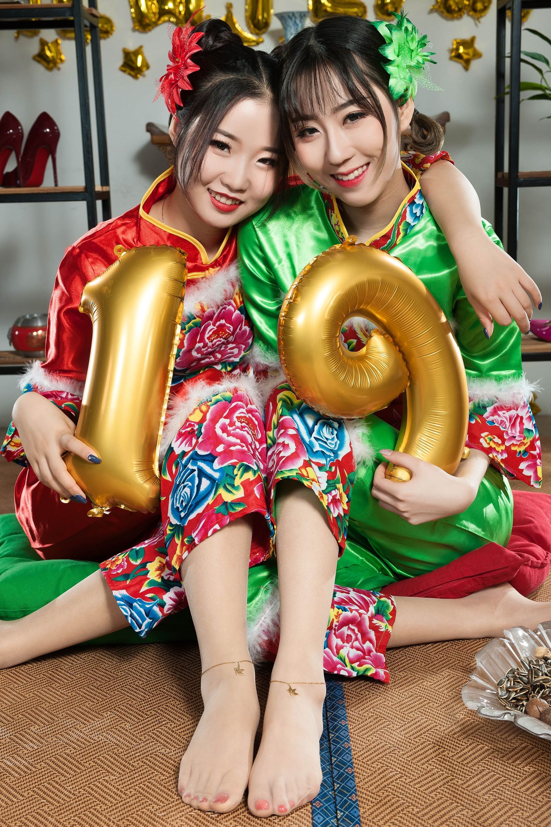 Yuanyuan e Yumei "Benessere del piede di seta di Capodanno" [丽 柜 Ligui] Bellezza di Internet Pagina 8 No.79917d