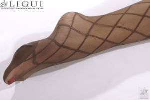 Модель Тиан Тянь «Искушение сетки» [Ligui LiGui] Фотография красивых ног и нефритовых ступней.