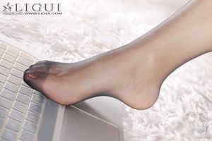 Model Haruharu "Beautiful Girl Secretary in Stockings" [Ligui LiGui] Stockings Foot Photo Picture