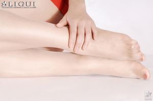 Model Wen Jing "Luxury Background, Noble Temperament" [丽柜LiGui] Photo of beautiful legs and jade feet