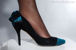 Модель Сию "Красота шелковых ног под мехом" [丽 柜 LiGui] Фото красивых ног и нефритовых ступней