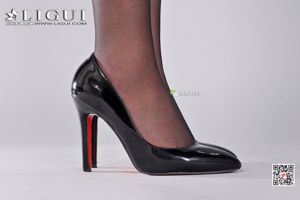 Model Xiao Yang Mi „Koronka + czarny jedwab + piękne stopy” [丽 柜 Ligui]