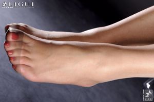Модель Черри «Красивые ноги и высокие каблуки учительницы колледжа» [丽 柜 LiGui] Красивые ноги и нефритовые ступни. Фотография фотография