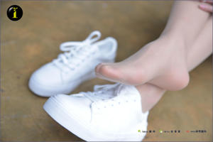 [Collezione IESS Pratt & Whitney] 087 Model Jingjing "My Little White Shoes Interesting (Close-Up)"