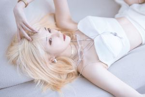 [Foto de Net Red COSER] Anime Blogger Nan Tao Momoko - Uniforme blanco
