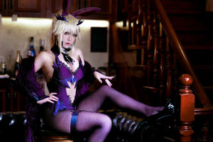 [Net Red COSER Photo] Half and Half Son – LancerAlter Bunny