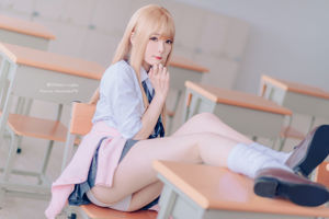 [Net Red COSER Photo] Weibo Girl Paper Cream Moon Shimo-Blonde Uniform