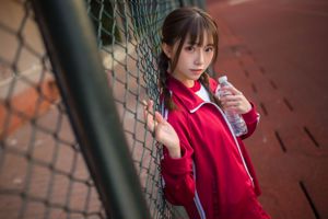 Kitaro_Kitaro "Mädchen in roter Sportbekleidung"