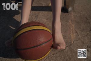 [IESS Tysiąc i jedna noc] Model: Strawberry „Grający w koszykówkę z dziewczyną 4” Piękne stopy i jedwabiste stopy