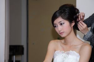 台湾の気質の美しさエミリー「美しい白いウェディングドレス」